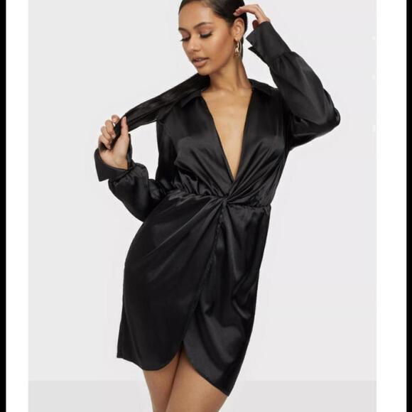 Fashion nova black satin twist long sleeve mini dress - Picture 1 of 5